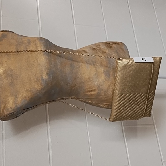 NWT MattGold Clutch Crossbody Bag Removable Chain Quilted Faux Leather Magnetic - Picture 9 of 10